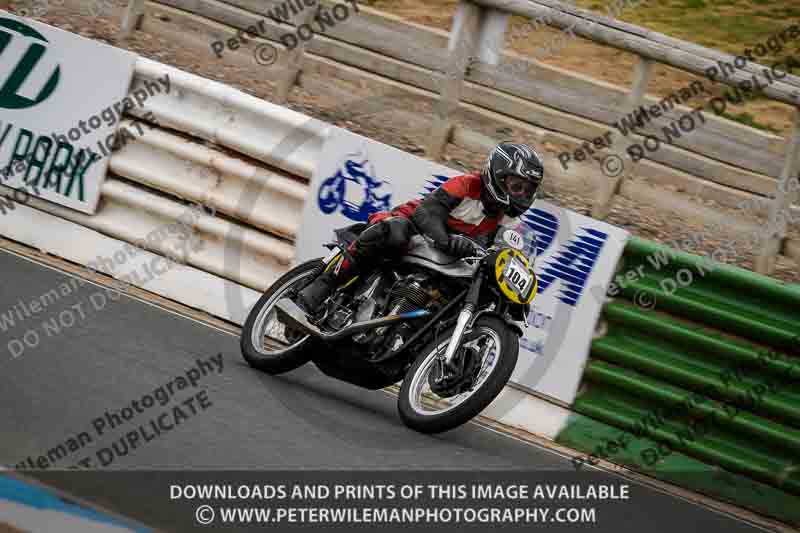 Vintage motorcycle club;eventdigitalimages;mallory park;mallory park trackday photographs;no limits trackdays;peter wileman photography;trackday digital images;trackday photos;vmcc festival 1000 bikes photographs